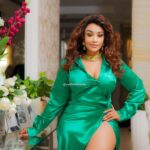 Video: Zari tries to hide her nekkid thighs at the ASFAS