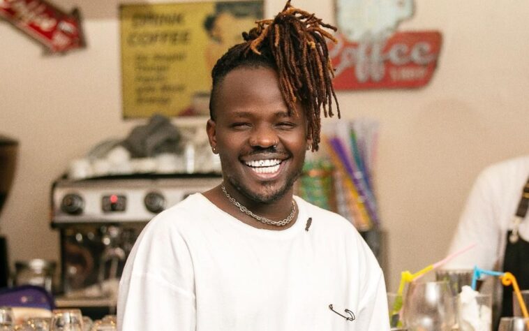 VIDEO: Abryanz spotted dancing a slay queen in Night club