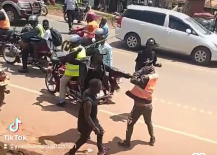 Video: Singer Jose Chameleone mercilessly beats up boda rider who alleged scratched his car