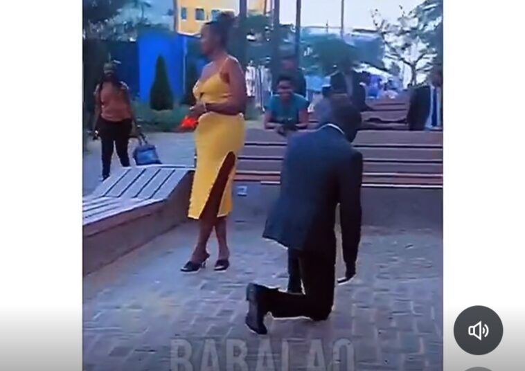 Video: Womam gives man shock of his life after he proposes to her in park