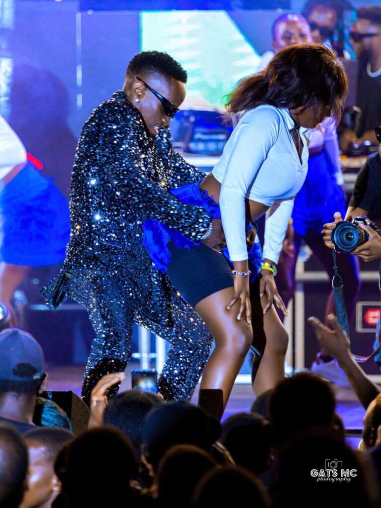 VIDEO: Watch MC Kats enjoying Nyash at his concert
