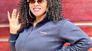 Dianah Nabatanzi laughs at Lwasa as another woman leaves him