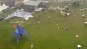 VIDEO: Jose Chameleon’s ‘Gwanga mujje’ concert stage down due to rainfall