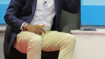 VIDEO: Andrew Mwenda confirms being homo- to chew boy from City Square
