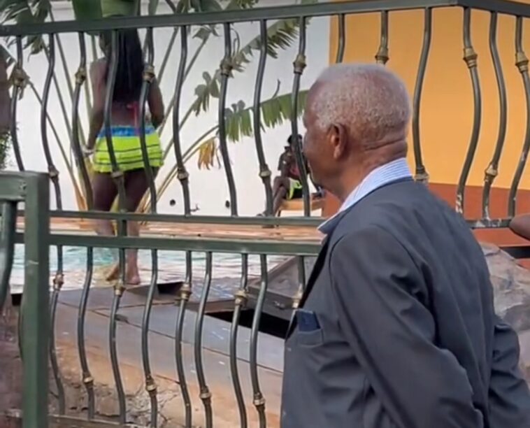 VIDEO: Jajja caught peeping at hot slay queen’s sumbie