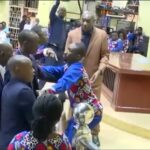 VIDEO: Pastor Kakande performs another bizarre fruit miracle