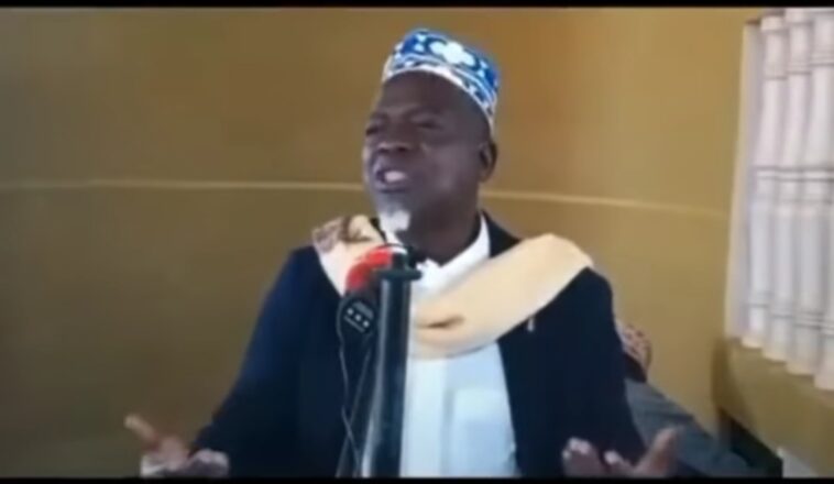 Video: Sheikh gives unbelievable advice to youths on how to get rich