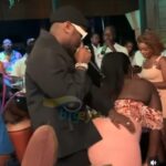 VIDEO: Female fan leaves Ykee Benda with a horn in his trousers