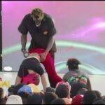 Video: Gravity Omutujju attempts to chew queen dancer in stage