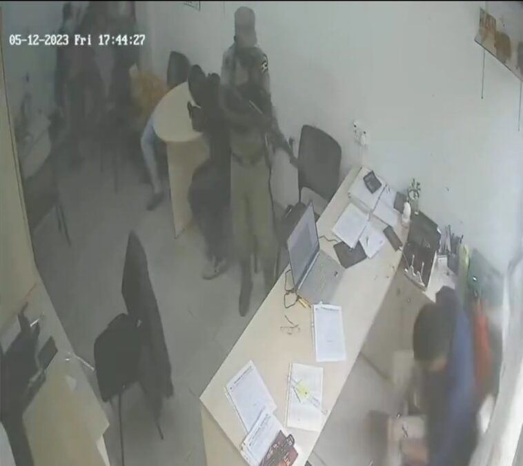 Video: CCTV footage of how disgruntled Policeman shot and killed Indian businessman