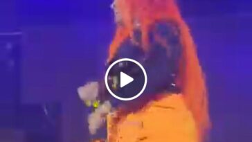 VIDEO: Zahara Totto shows off her sumbie live on stage