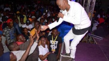 VIDEO: Eddy Kenzo beats Big Eye Starboss like a baby