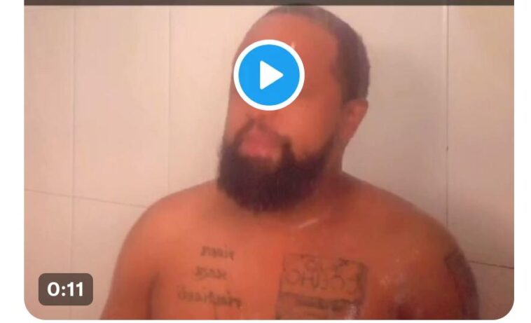 VIDEO: Watch XFM presenter Denzel nekkid in his bathroom showering
