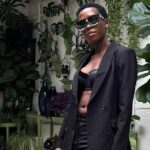 PHOTO: Azawi shows off her juicy b00bs in public