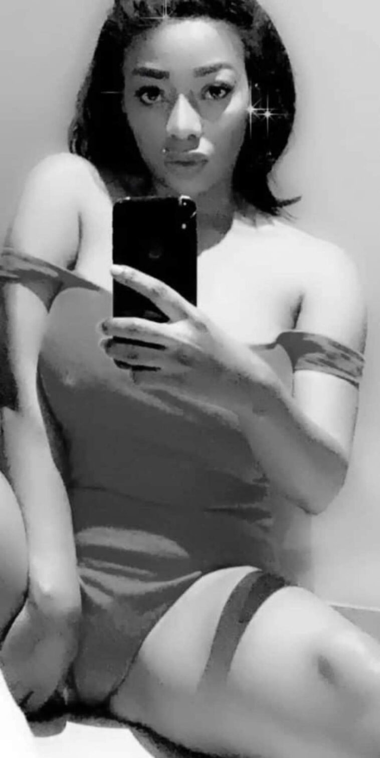 PHOTO: Bad Black shows off her big sumbie as she celebrates 34 years