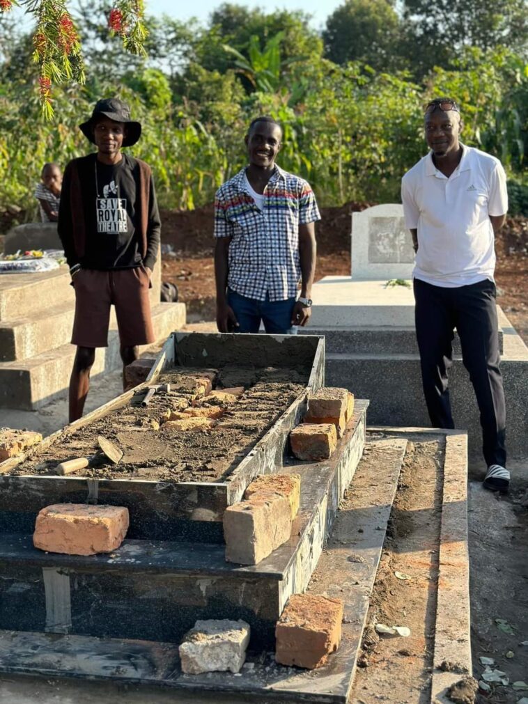 PHOTOS: Mesach Semakula builds Kato Lubwama’s grave