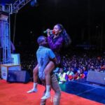 VIDEO: Spice Diana shows sumbie to fans on stage
