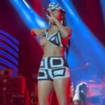 VIDEO: American musician Janelle Monae undresses on stage