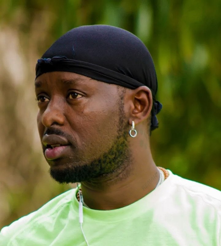 VAR: Netizens discover Rema’s name on Kenzo’s neck