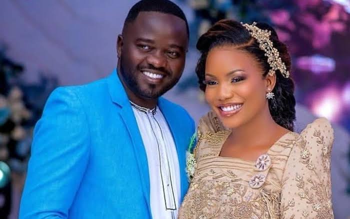 VIDEO: Vivian Tendo all lovey dovey with hubby