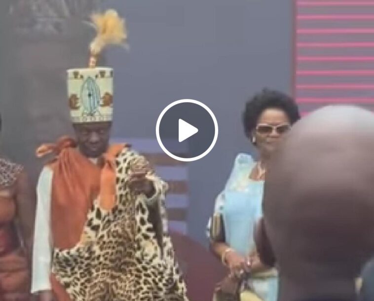VIDEO: Ani Akyankalanya Kabaka? Watch him get angry in public