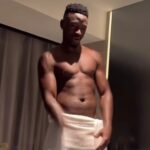 Video: Rickman flaunts his big wire to the public