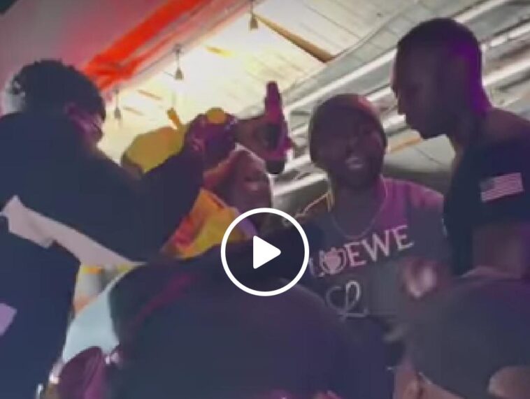 VIDEO: Watch fan chew Lydia Jazmine live on stage