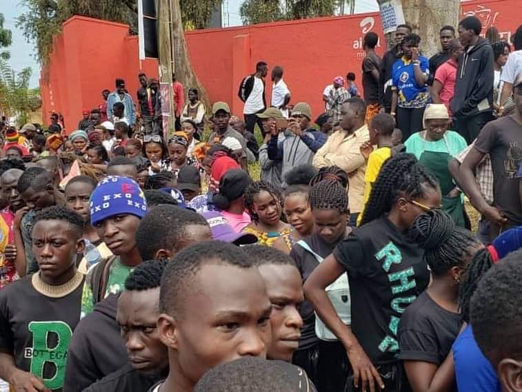VIDEO: Watch fans fill up Gravitty Omutujju’s concert before it’s even time