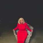 VIDEO: Martha Mukisa shows off her clean sumbie to fans at David Lutalo’s concert