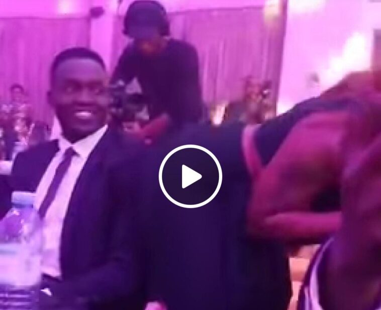 VIDEO: Watch man reject touching Winnie Nwagi’s Nyash in public