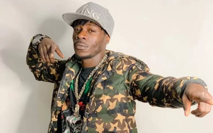 VIDEO: Alien Skin washed with wastes on stage