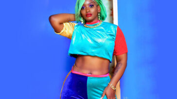 VIDEO: What is she doing? Fans left baffled by Winnie Nwagi’s mic antics